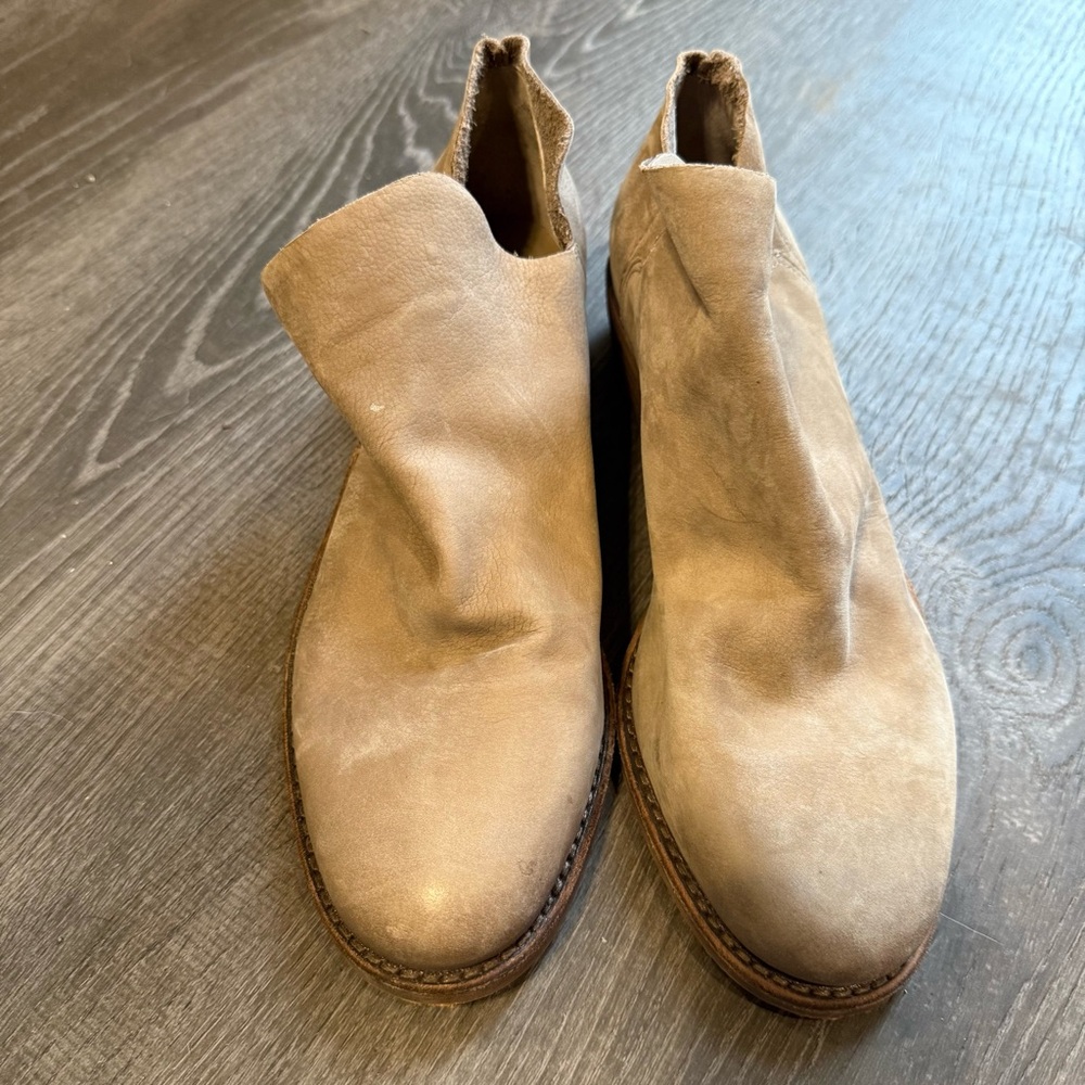 Giani Bernini Taupe Ankle Boots Chelsea Style